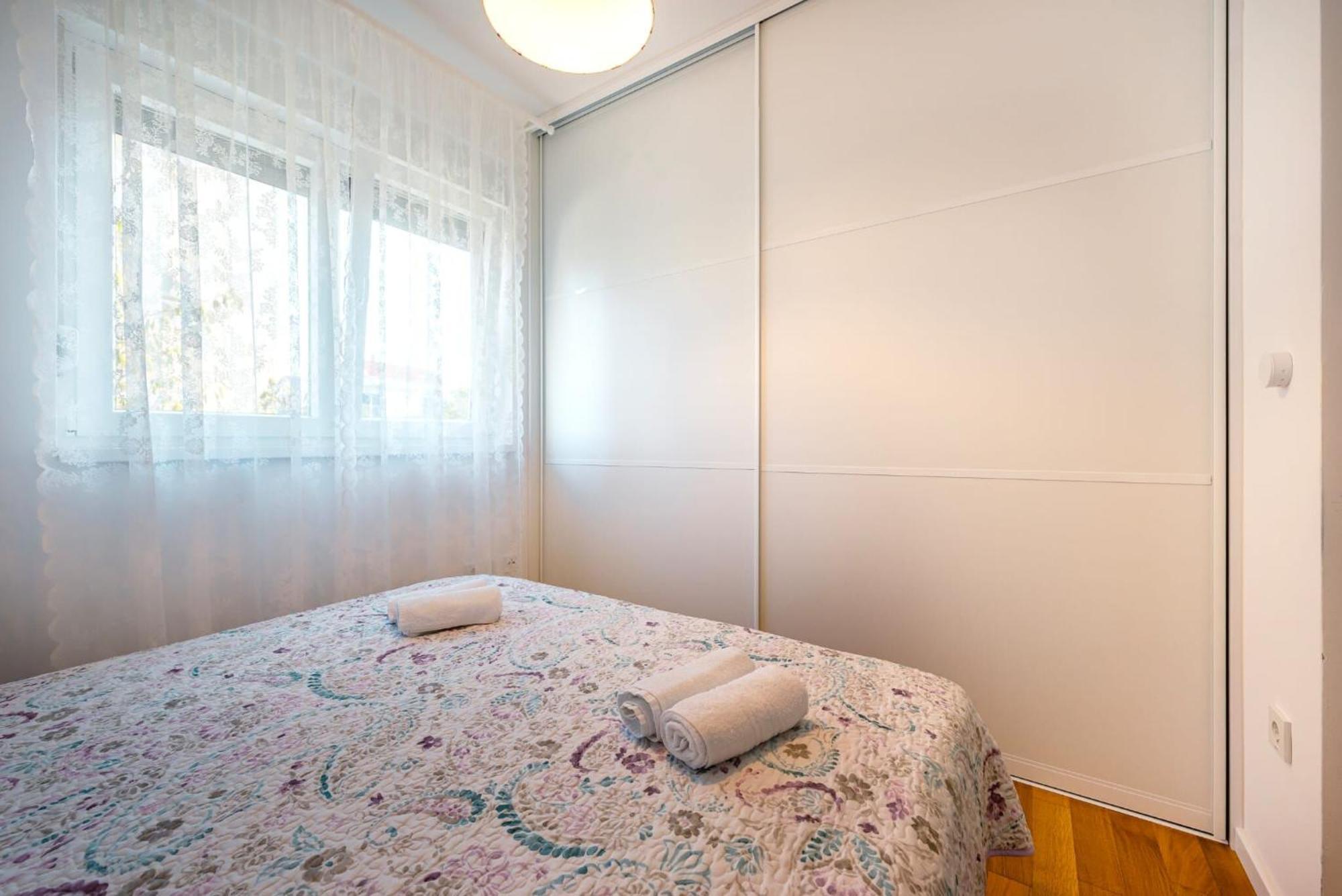 Apartment Apartman Mia ブロダリツァ エクステリア 写真