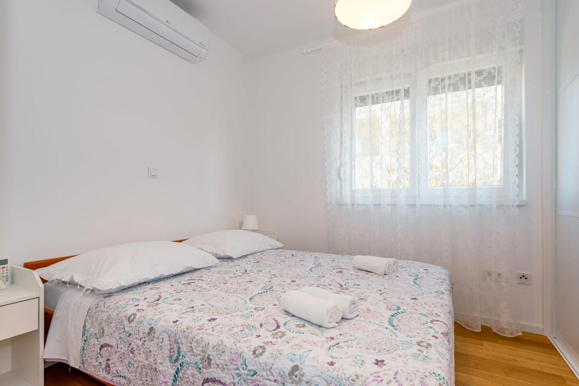 Apartment Apartman Mia ブロダリツァ エクステリア 写真