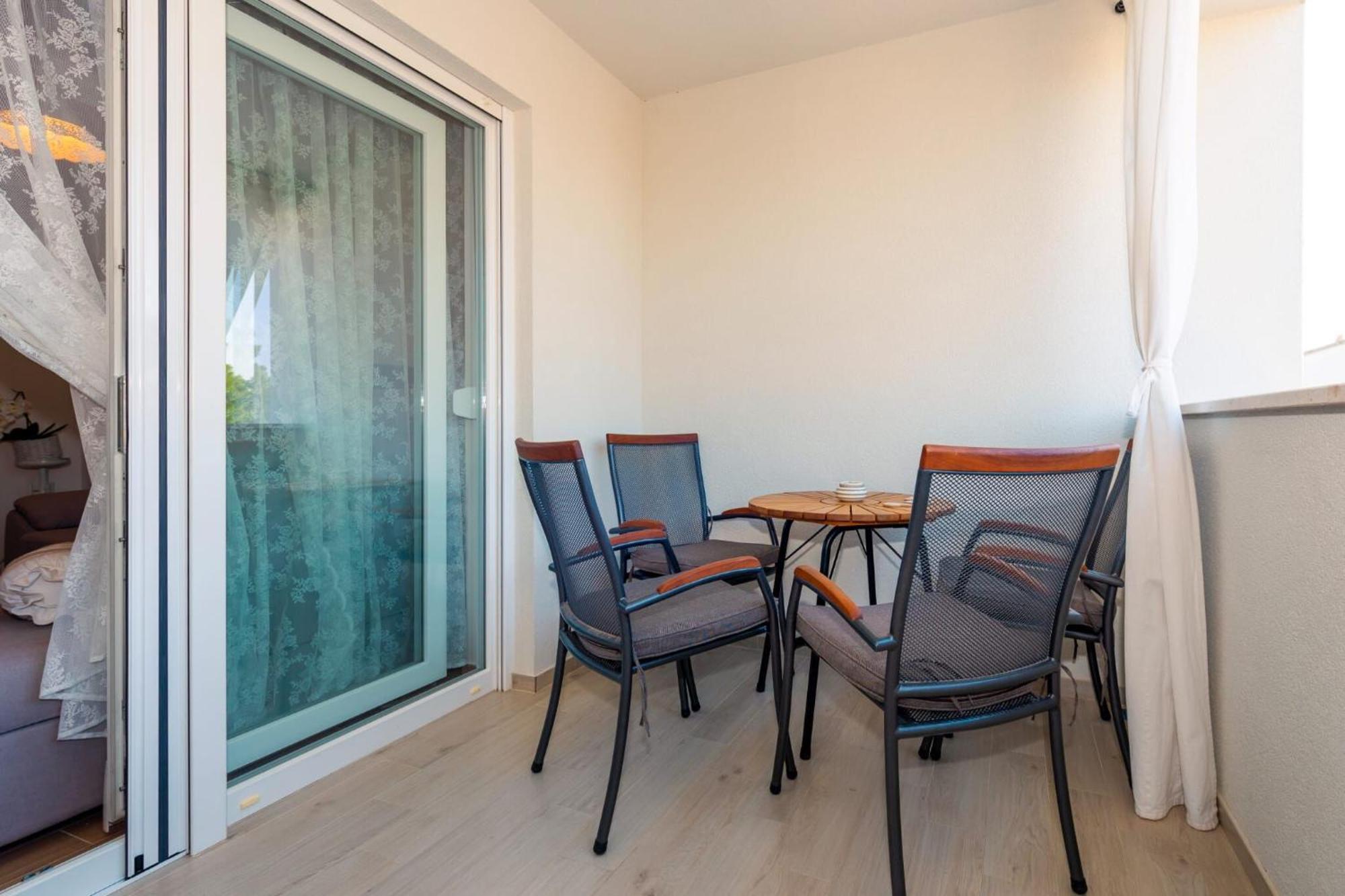 Apartment Apartman Mia ブロダリツァ エクステリア 写真
